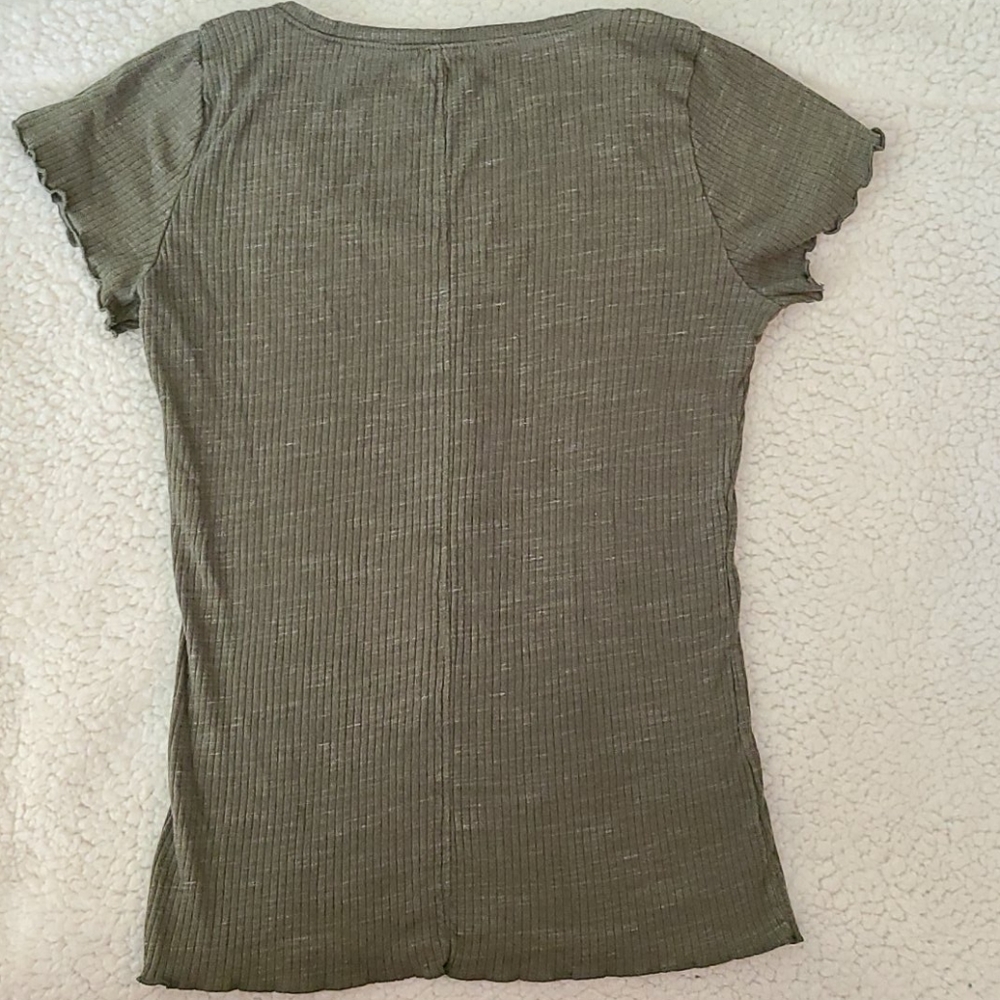 Button Top - Picture 2 of 2